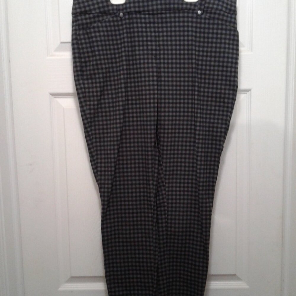 Maurices 16W Reg Grey/Black Check Pants